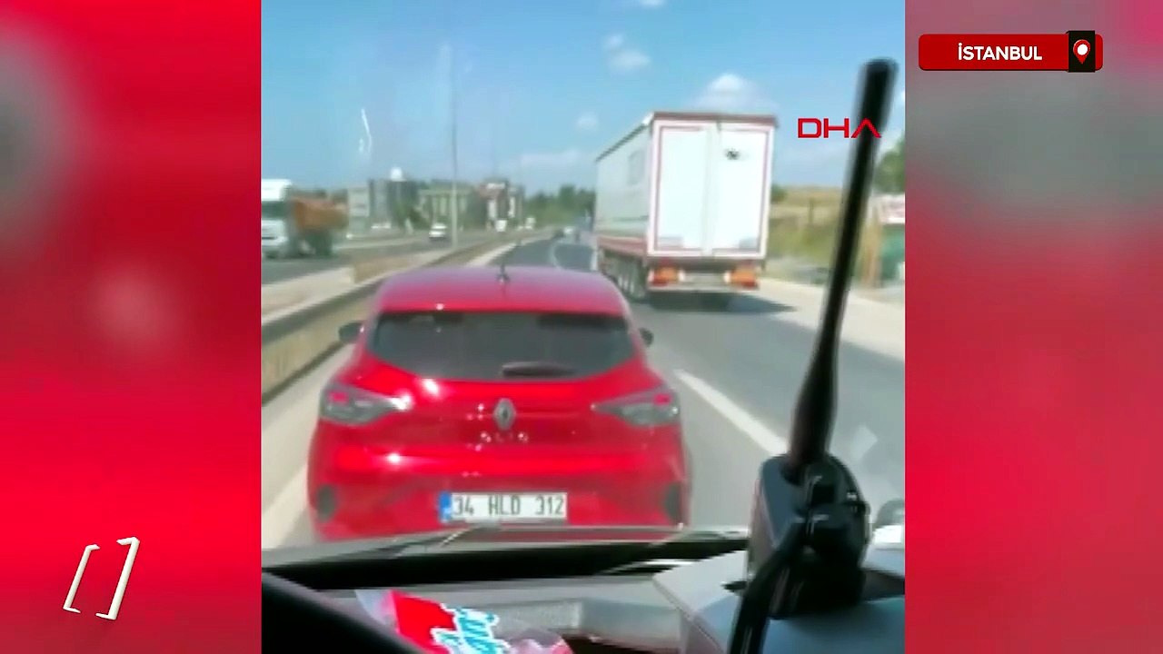İstanbul Silivri'de ambulansa yol vermeyen sürücü kamerada