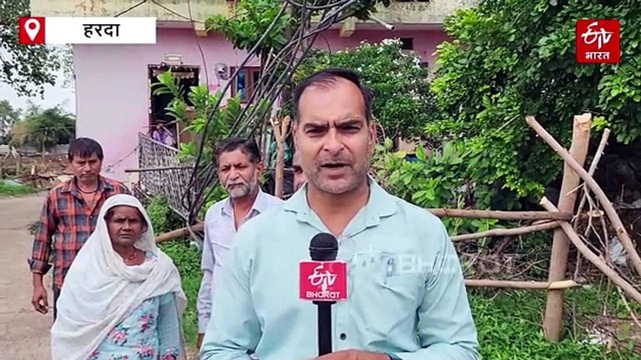 हरदा में जान पर खेलकर जी रहे लोग, तारों के जंजाल से करंट लगने का खतरा, बिजली विभाग को सुध नहीं