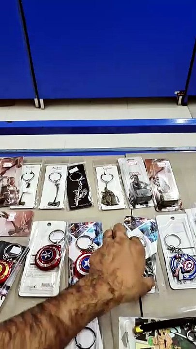 Marvel Avengers Captain America Shield Keychain 🛡️ | Unboxing & Review
