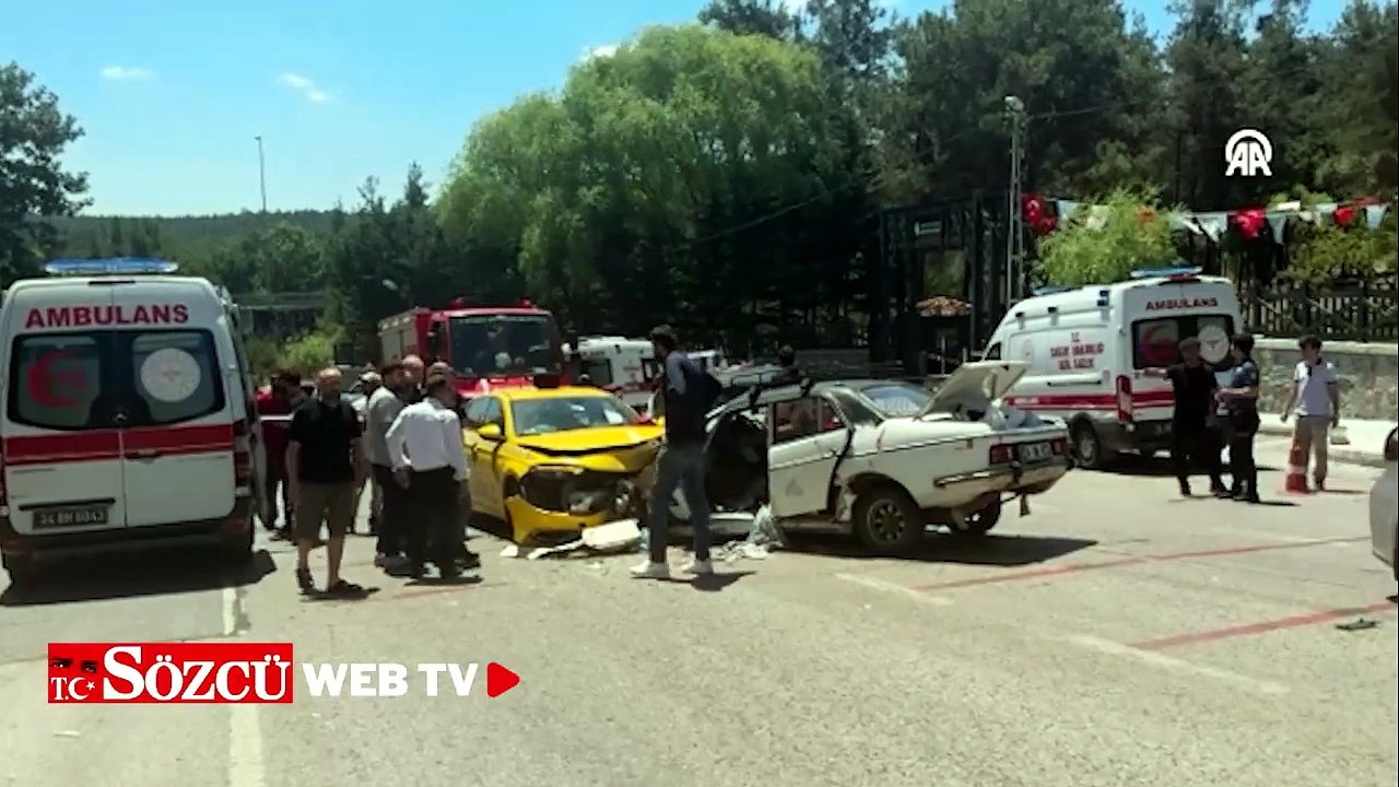 Ümraniye'de otomobil ile taksinin çarpıştığı kazada 5 kişi yaralandı