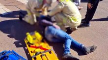Homem sofre fratura após queda de moto no Centro