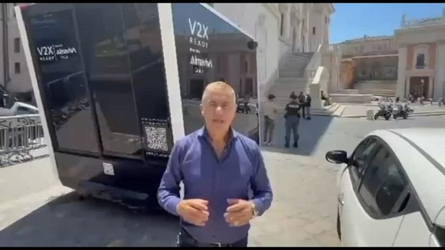 Pecoraro Scanio: Minibus Ecodigital accolto in Campidoglio