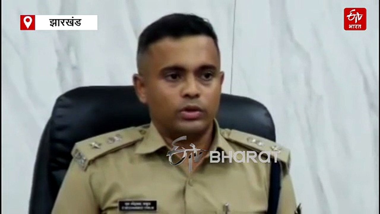 दो देसी पिस्टल और 33 कारतूस के साथ प्रिंस खान ग...