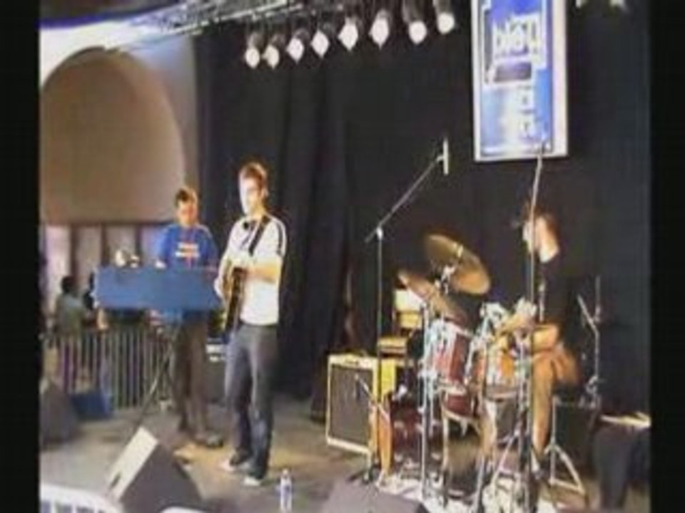 Jerome Broyer Trio . guitar. fender rhodes. drums.