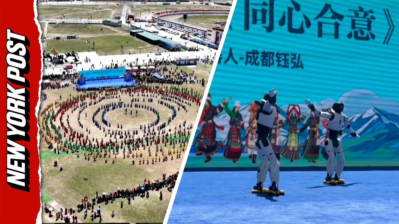 Watch Robots Dance Alongside 1,000 Traditional Performers in Record-Breaking Show