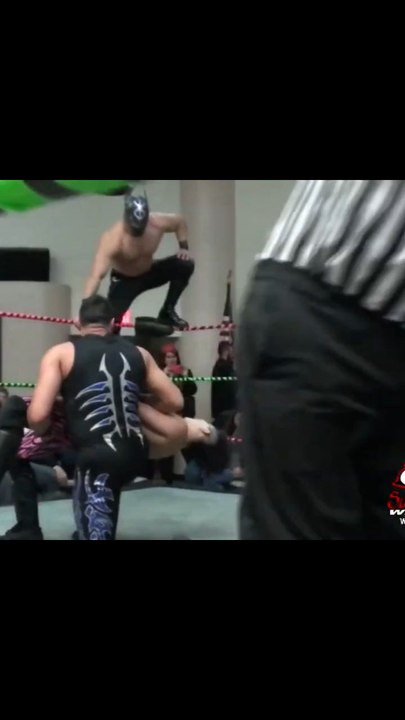 Knees to the face
