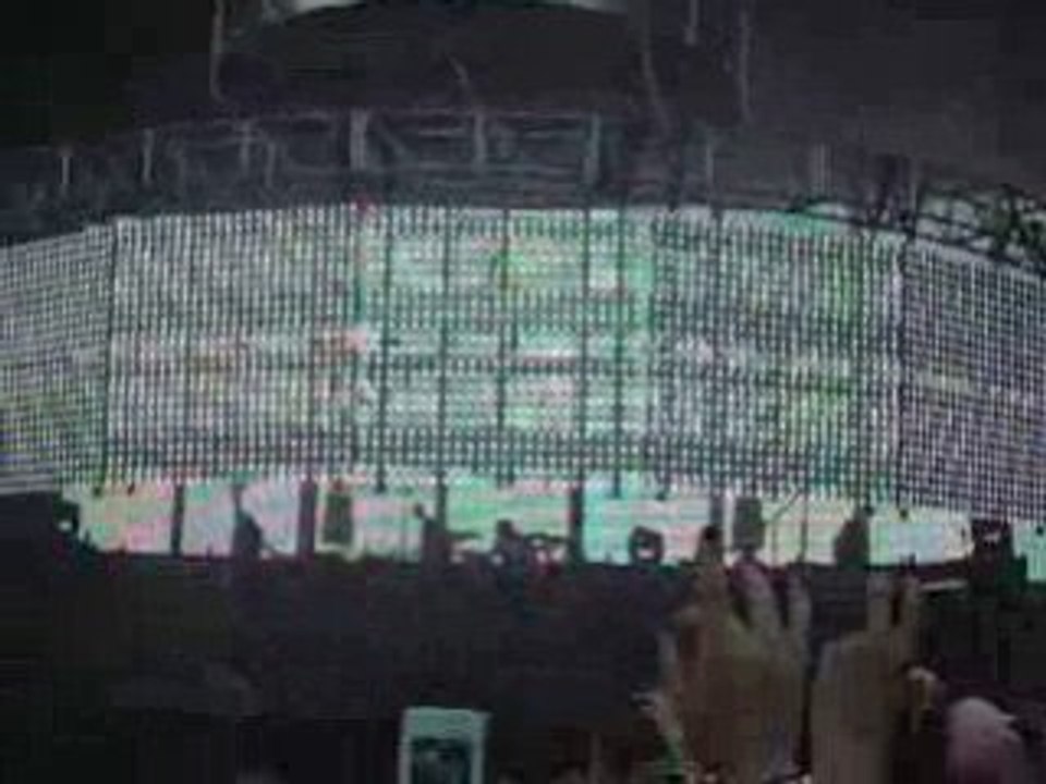 21.06.08 . Début du concert TOKIO HOTEL