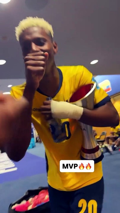 L'Ecuador batte la Germania e fa festa negli spogliatoi con Ramirez Mvp