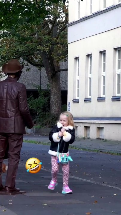 Living Statue vs. Kids: The Ultimate Jumpscare Compilation