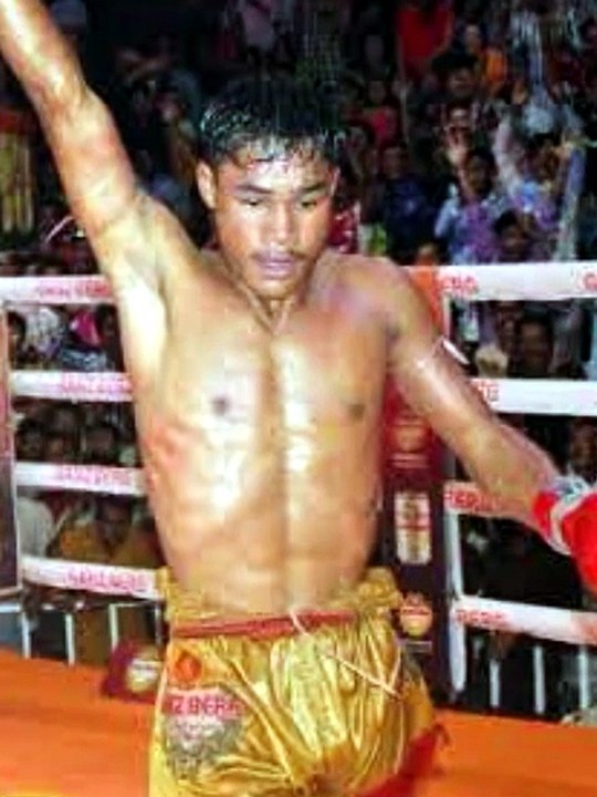 រឿងរ៉ាវចាក់ដោតរបស់ នីនរៈ សុធី៖ ស៊ូដូរញើសឈាមជិត ១០ឆ្នាំ ដើម្បីក្តីស្រមៃខ្សែក្រវាត់គុនខ្មែរ!
