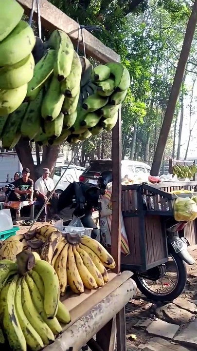 SHOPING TIME - BANANA, VEGETABLES AND TUBERS