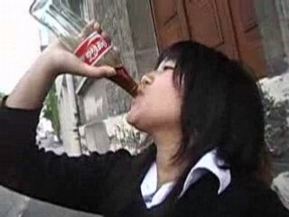 Ninie elle aime le Coca  x)