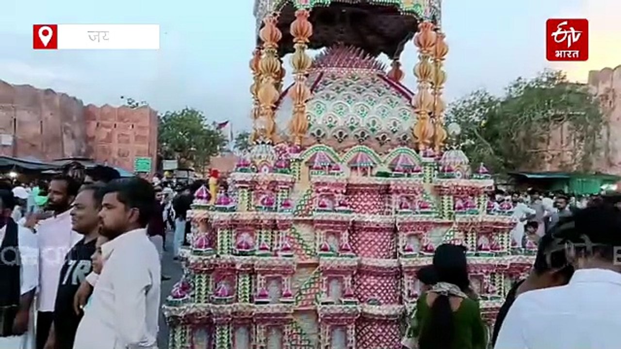 Muharram 2026 : ढोल ताशों की मातमी धुनों के बीच निकले ताजिये, देर रात तक होंगे सुपुर्द ए खाक