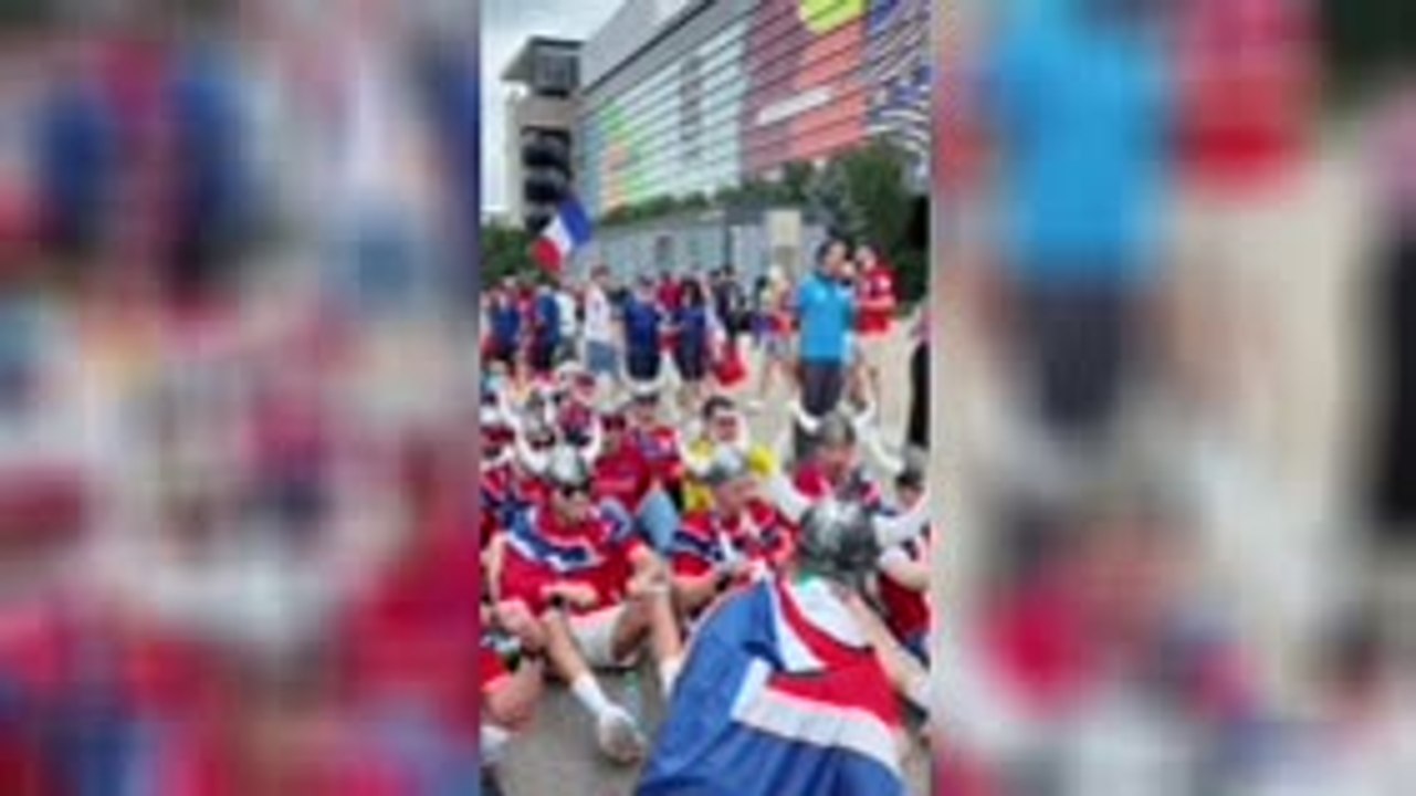 Norway fans do ‘Viking Row’ celebration before France clash