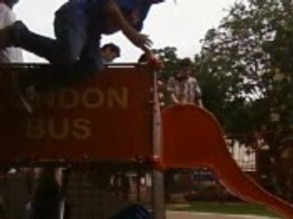 Rafi qui fait un magnifik saut