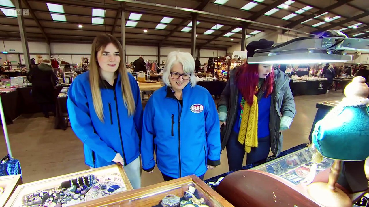 Bargain Hunt - S74 E18 - Newark 26