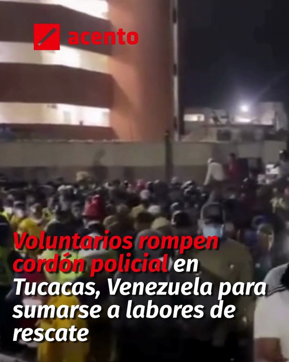 Voluntarios rompen cordón policial en Tucacas, Venezuela, para sumarse a labores de rescate