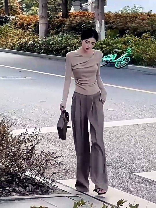 Women's Elegant Long Sleeve Ruched Top with Asymmetrical Boat Neck Design