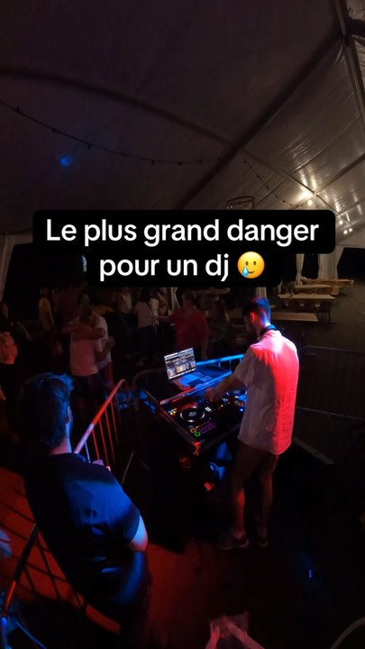 Le classico pour un dj finalement 😭. #dj#verre#fyp#michi#soiree