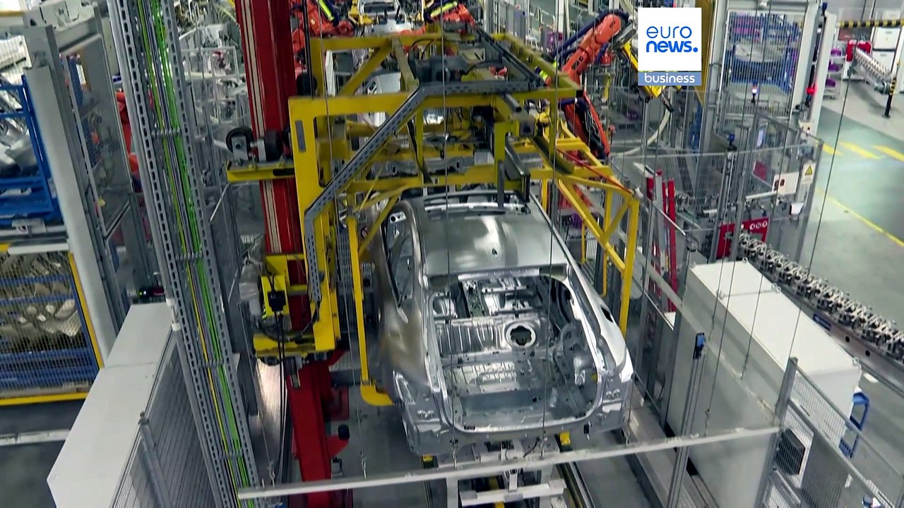 A BMW 8000 munkahelyet szüntet meg: több milliós végkielégítési program