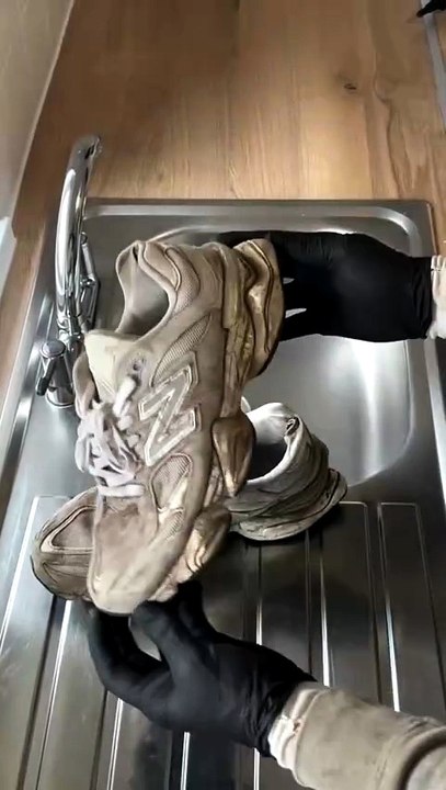 Extremely Dirty New Balance Shoes Deep Cleaning | Complete Restoration