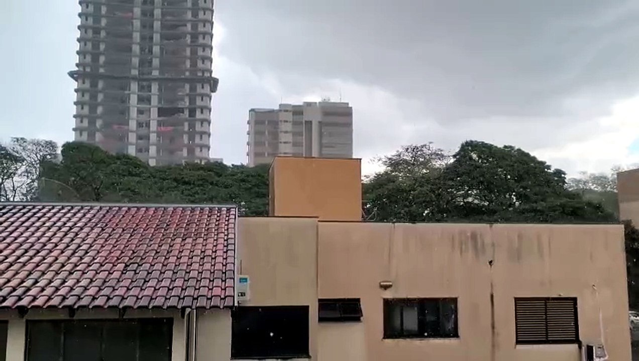 Chuva e granizo são registrados nesta quarta-feira em Umuarama; Inmet emite alerta