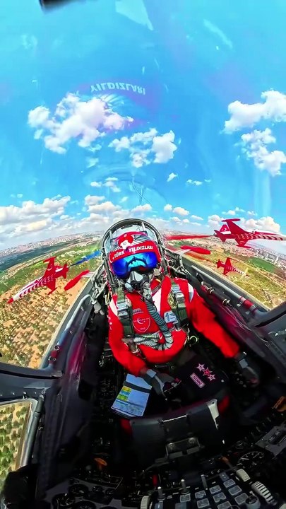 Gökyüzünde hassas selamlama! NATO, Türk Yıldızları’nın uçuşunu paylaştı