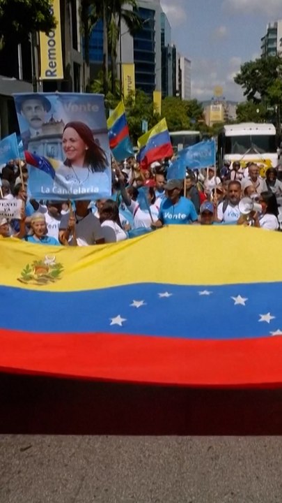 Oposición venezolana marcha por elecciones libres de cara al diálogo con el Gobierno