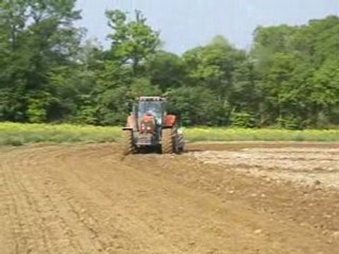 Massey ferguson 7495 dans les semis de mais 2008