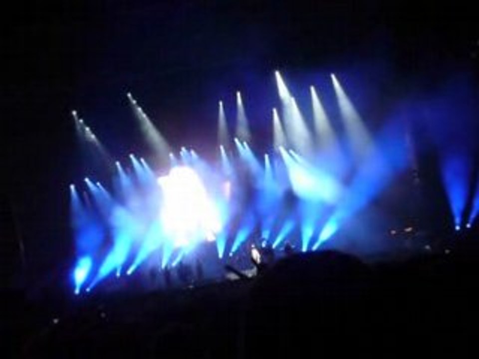 Show must go on - Celine Dion