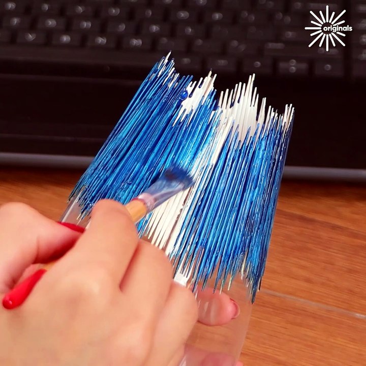 Easy DIY starry night customized makeup brush holder! ✨🌌