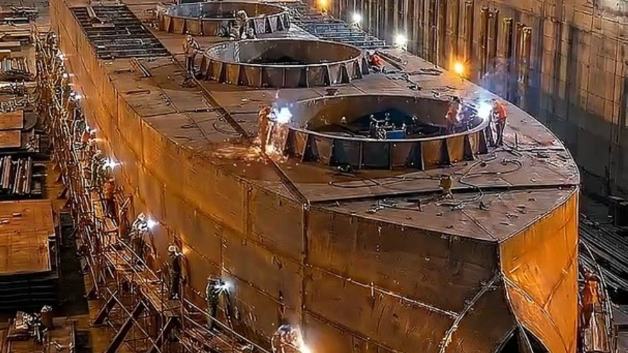 Liquid Natural Gas (LNG)  Ship Building Process...
