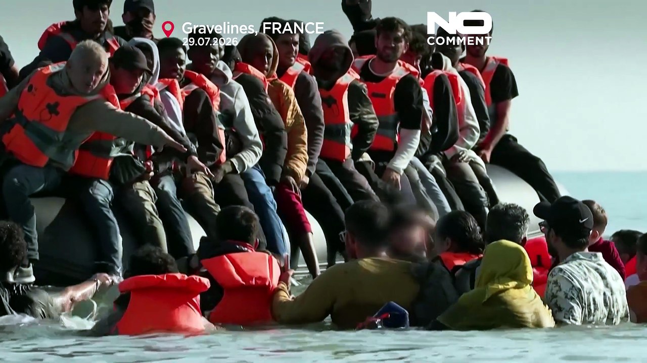 Frankreich: Migranten steigen in überfülltes Boot für Ärmelkanal-Passage