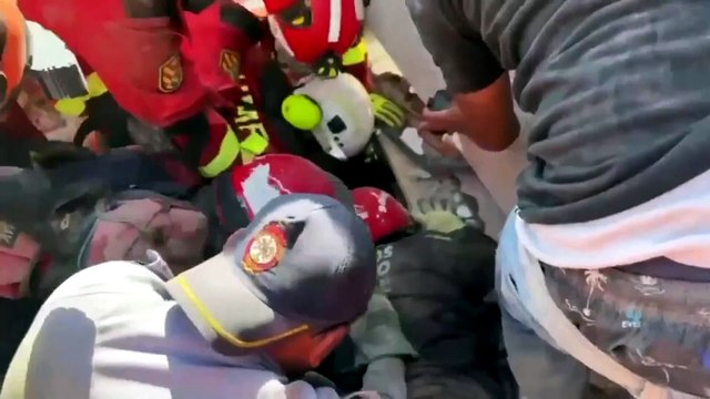 Terremoto in Venezuela, uomo estratto vivo dalle macerie dopo tre giorni