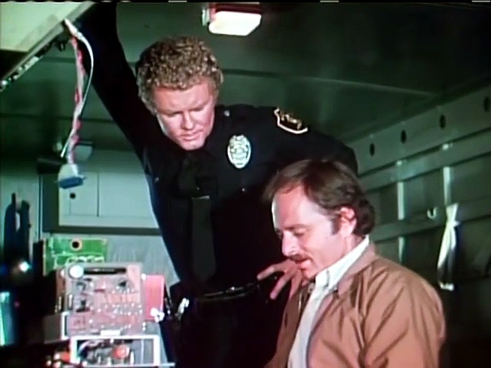 S.W.A.T. S02E08 Vigilante