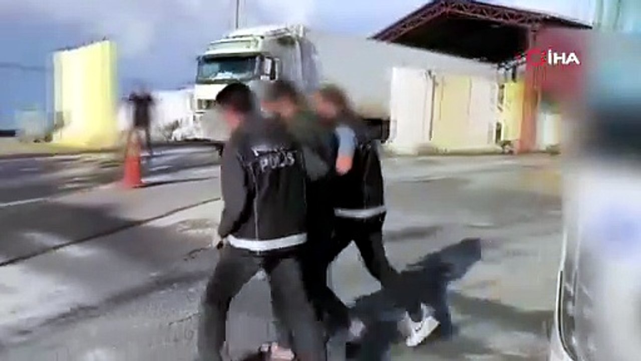 Yolcunun midesinden çıkanlar şoke etti