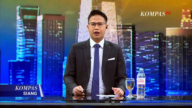 Tongkang Bermuatan Pupuk Tabrak Tiang Jembatan Mahakam Ulu di Samarinda | KOMPAS SIANG