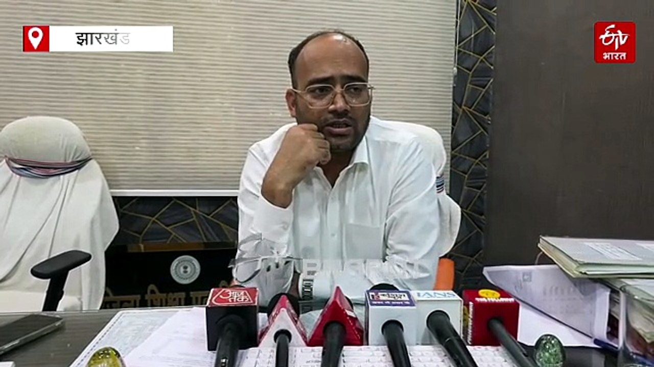 गढ़वा में सैकड़ों छात्राओं के बीमार होने पर एक्शन में शिक्षा विभाग, वॉर्डन समेत पांच लोग बर्खास्त