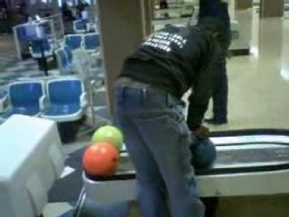 Jojo au bowling