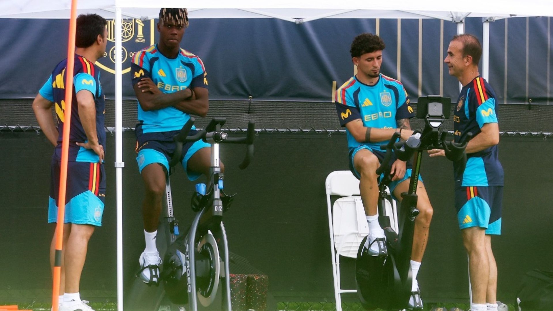 Nico Williams y Yeremy Pino, trabajo específico sobre la bici