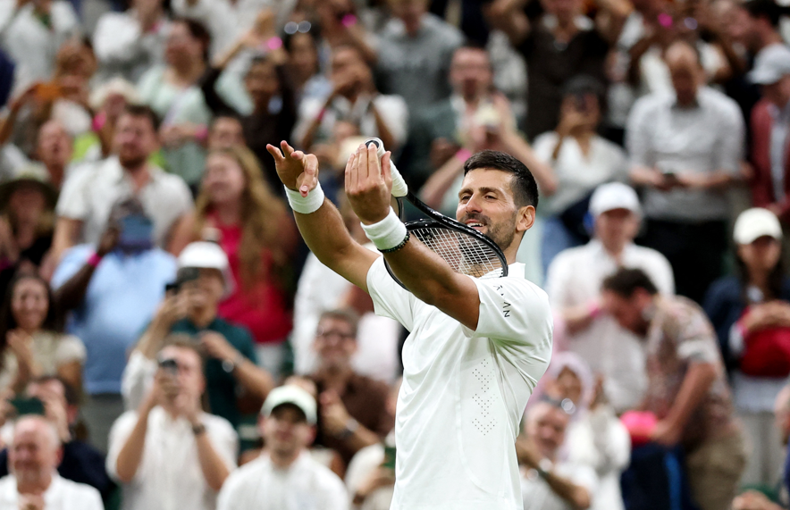 Wimbledon : Novak Djokovic se défait de Yibing Wu