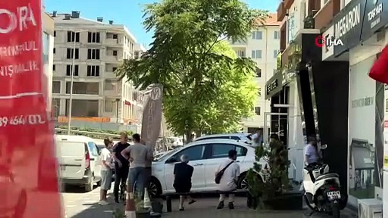 Bolu'da komşuları taşınmak zorunda bırakan koku ihbarında şoke eden manzara