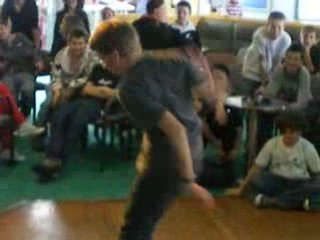 gogol teckonik ( enfin ct censé etre sa lol )