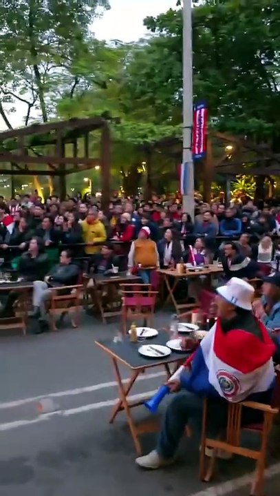 Paraguay agli ottavi! La reazione dei tifosi ad Asunción al rigore decisivo