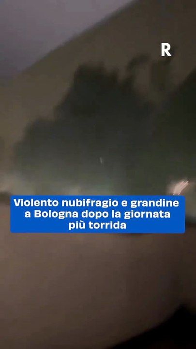 "Violento Temporale a Bologna: Pioggia, Vento e Grandine Causano Disagi e Interruzioni"