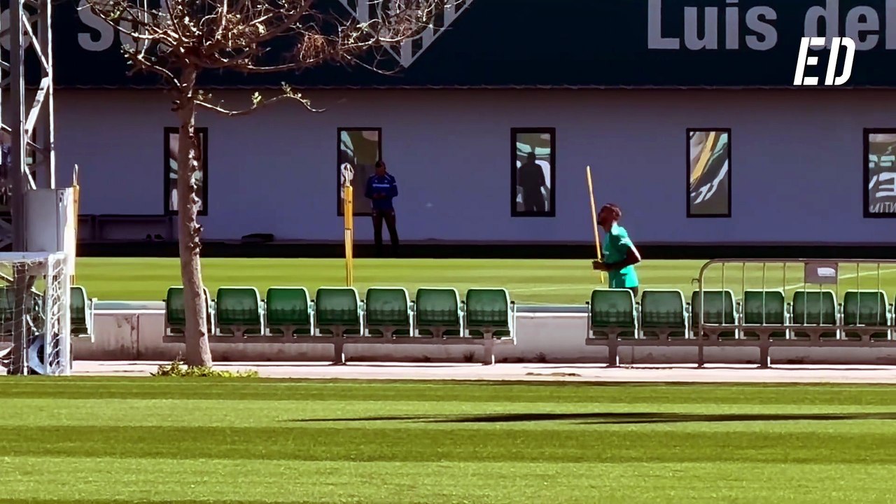 La Premier llama a la puerta de Natan: el Betis ya le pone precio a su estrella