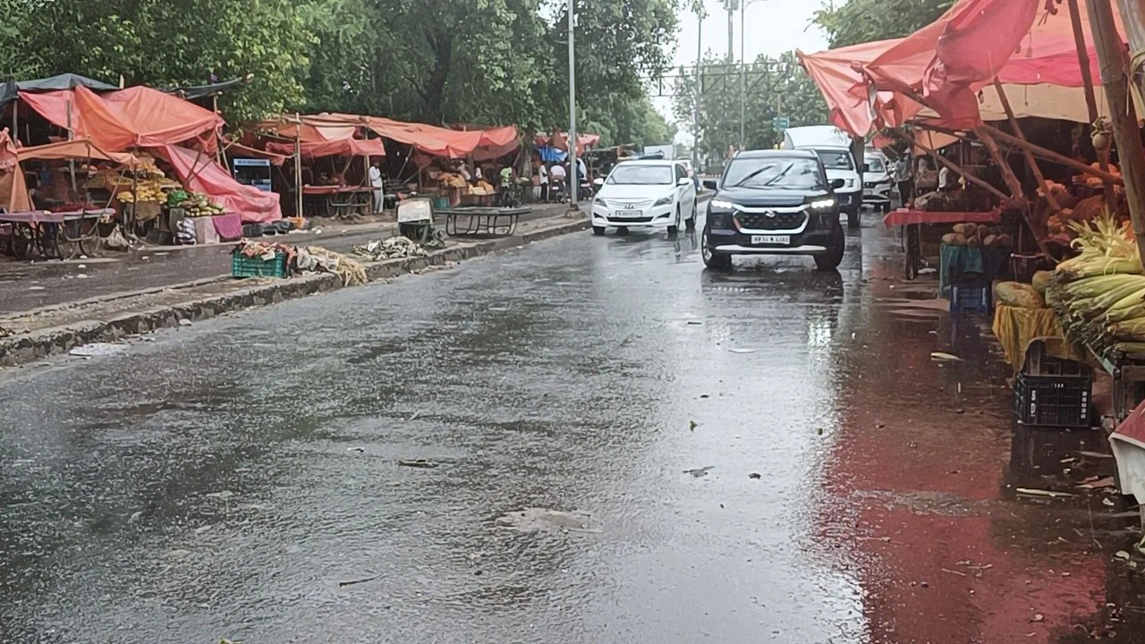 बारिश से मौसम सुहावना
