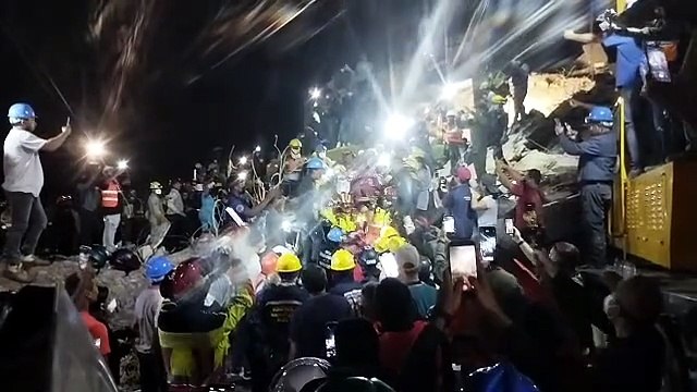Más de 100 horas después rescatan con vida a una persona en Venezuela