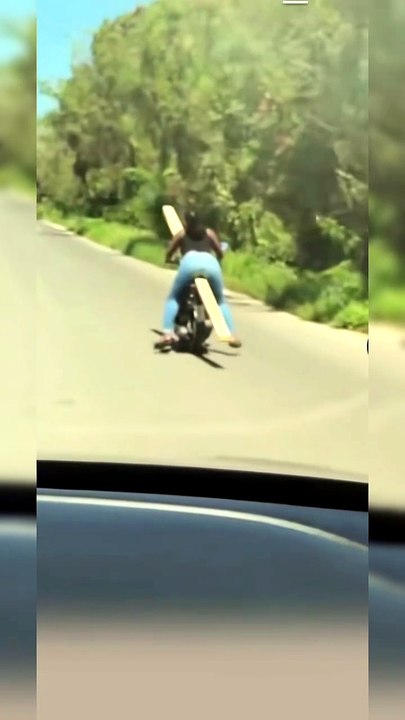 "Unusual ways to transport wood on a moped 🛵"