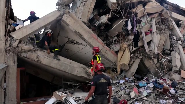 Equipos de rescate y de emergencias intensifican la búsqueda tras detectar indicios de supervivientes en La Guaira